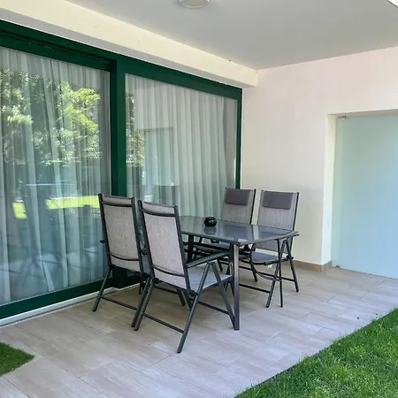 Bauhaus Wellness Fsz. 1 *