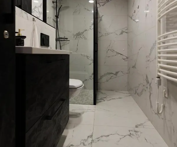 Bauhaus Wellness Fsz. 1 * Siófok